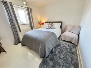 Bedroom- click for photo gallery